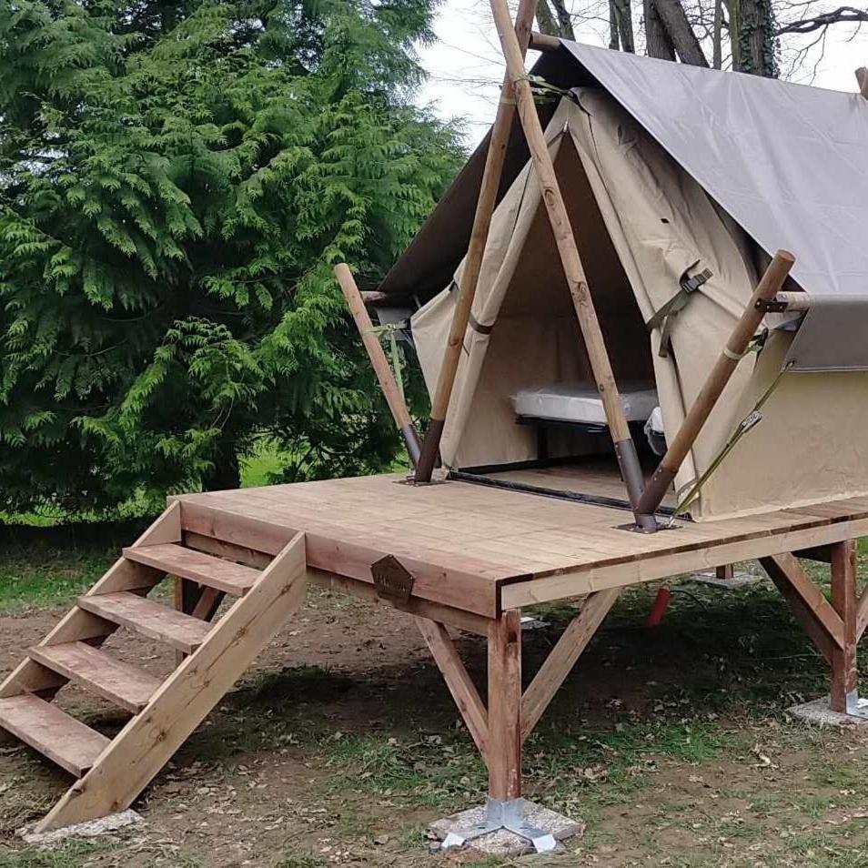 Camping Le Val Aux Fees - Broceliande Concoret Bagian luar foto