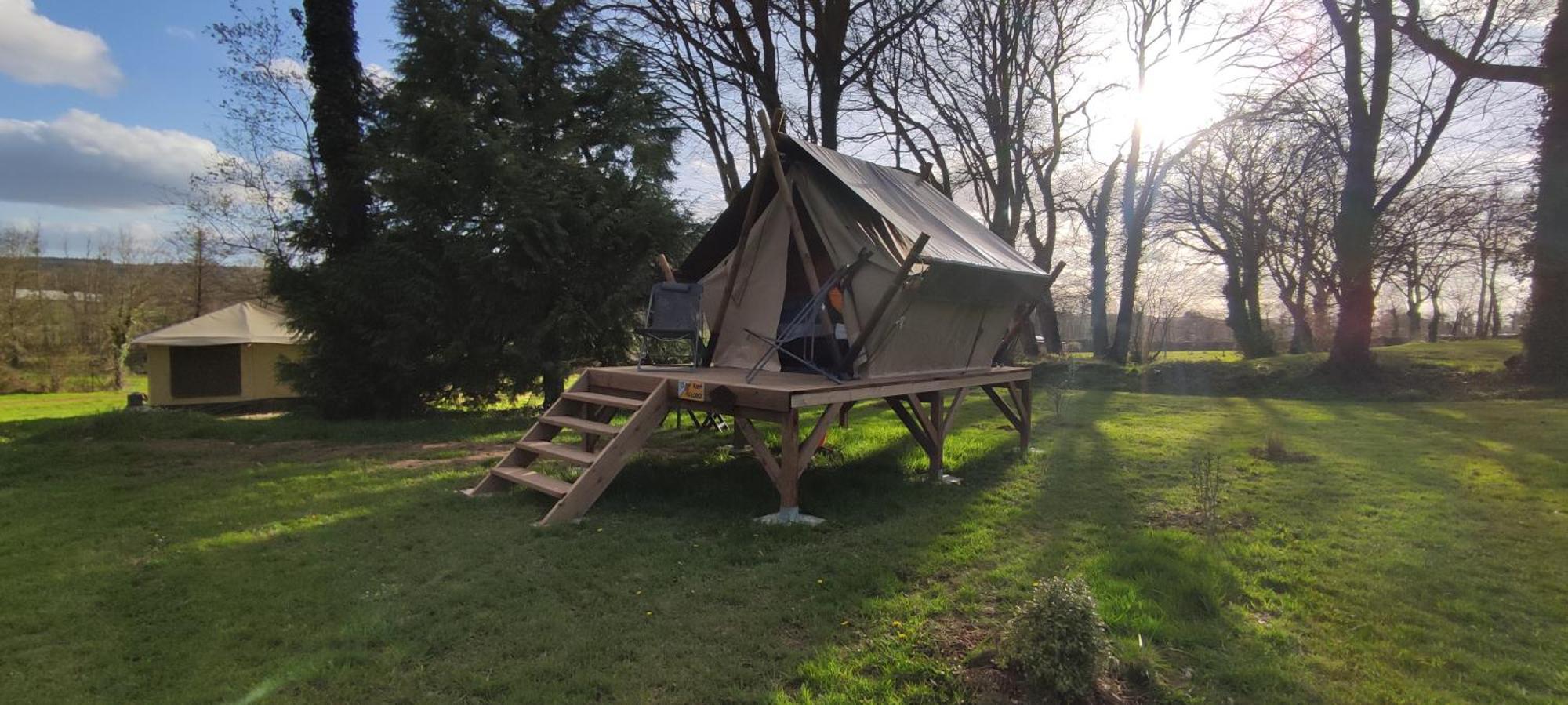 Camping Le Val Aux Fees - Broceliande Concoret Bagian luar foto
