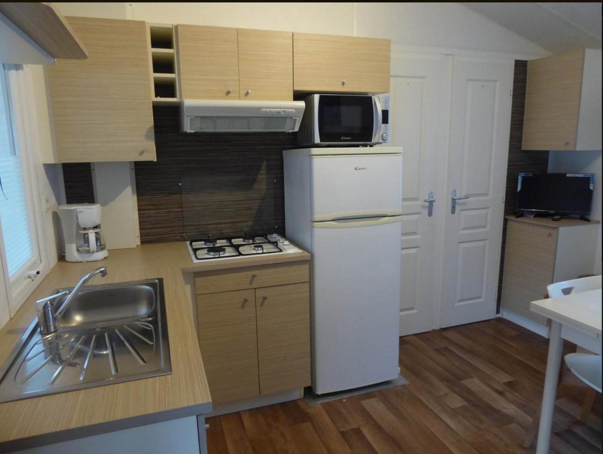 Camping Le Val Aux Fees - Broceliande Concoret Bagian luar foto