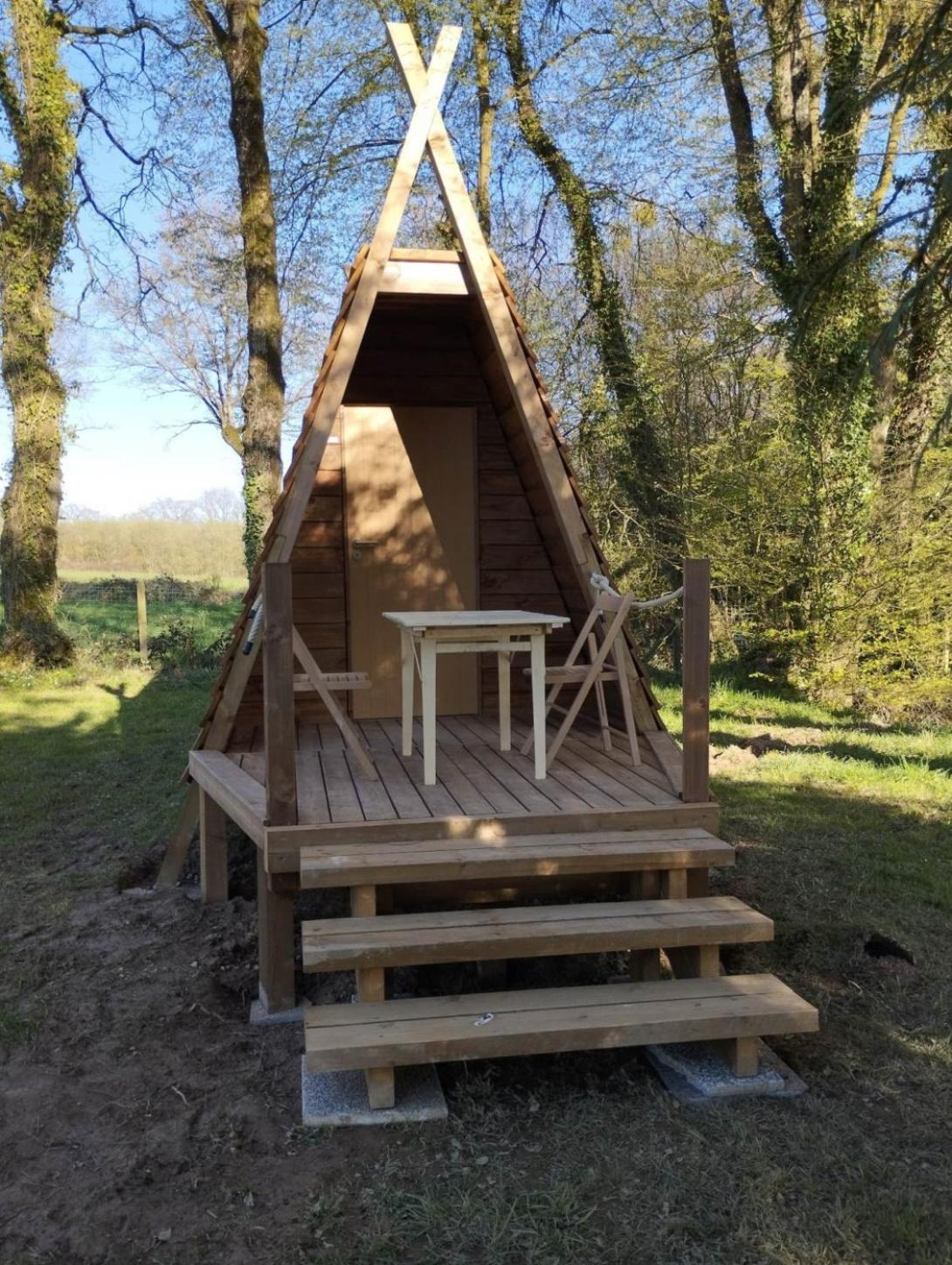 Camping Le Val Aux Fees - Broceliande Concoret Bagian luar foto