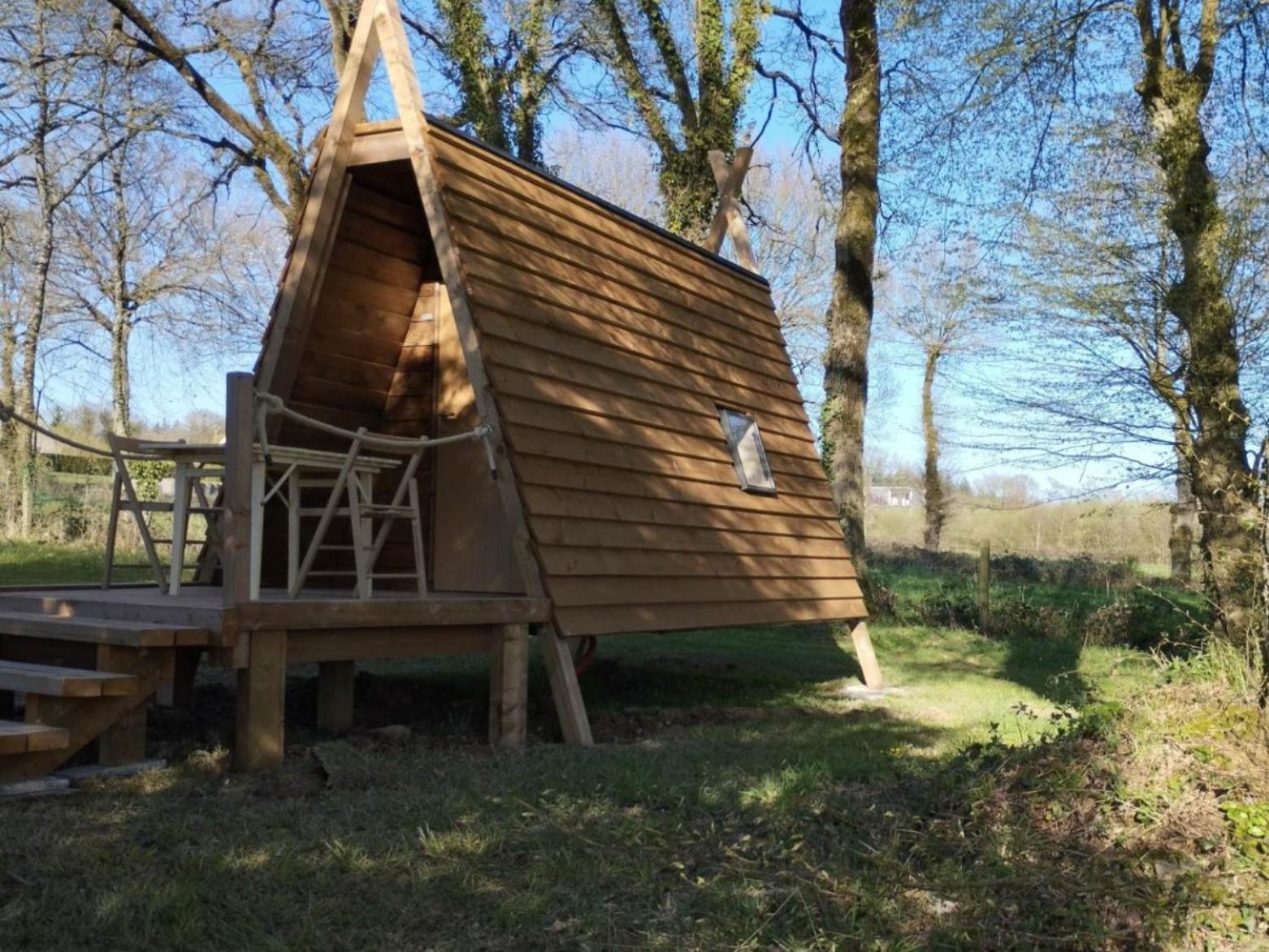 Camping Le Val Aux Fees - Broceliande Concoret Bagian luar foto