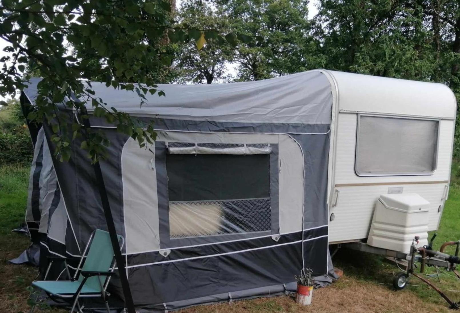 Camping Le Val Aux Fees - Broceliande Concoret Bagian luar foto