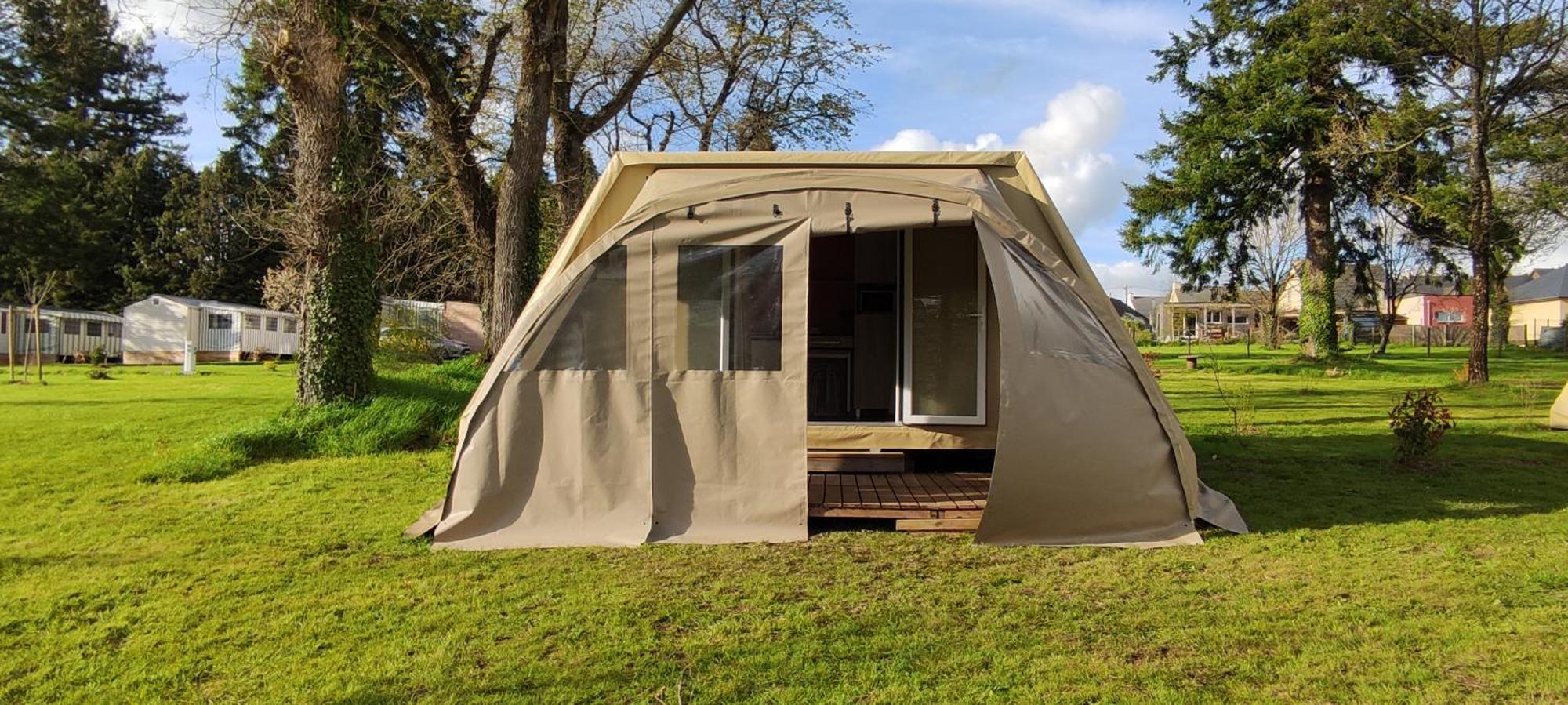 Camping Le Val Aux Fees - Broceliande Concoret Bagian luar foto