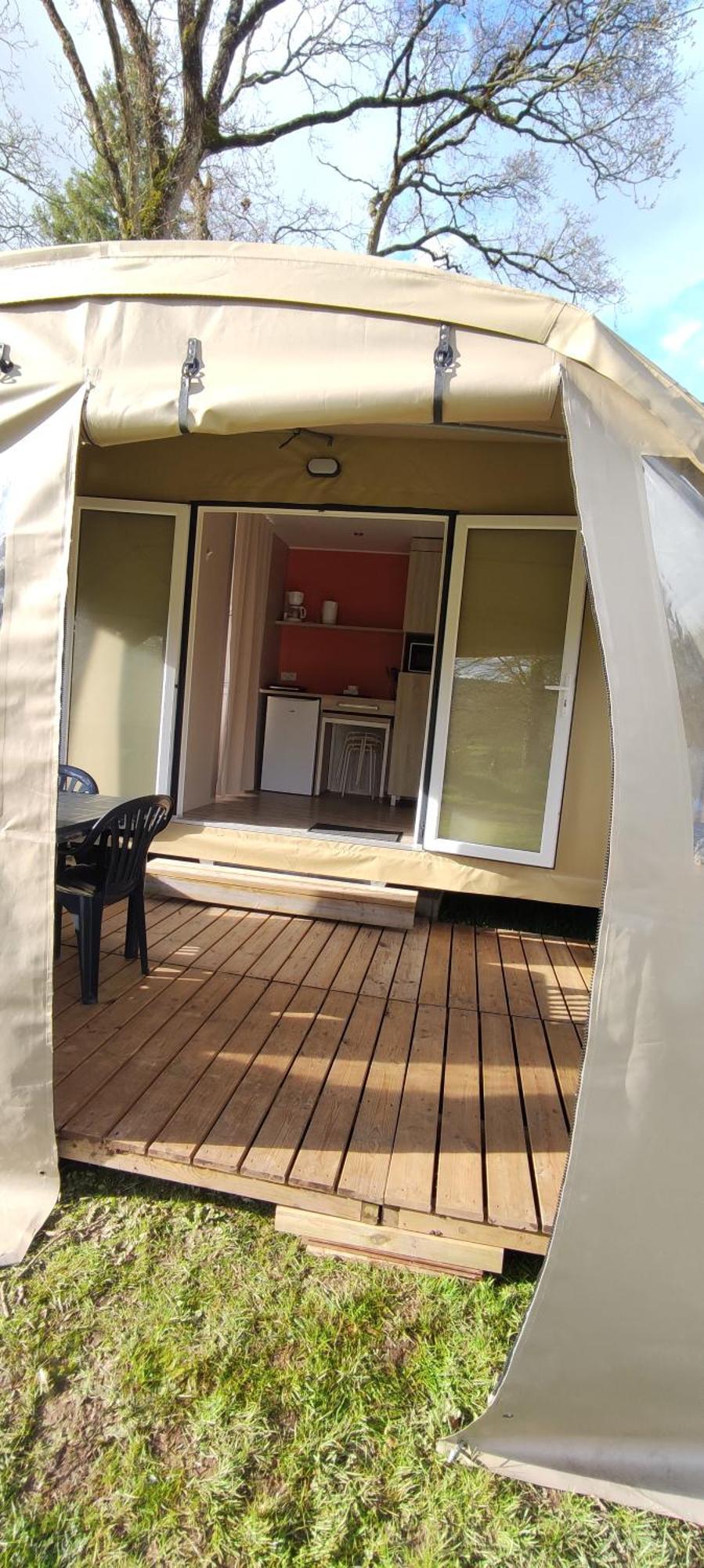Camping Le Val Aux Fees - Broceliande Concoret Bagian luar foto