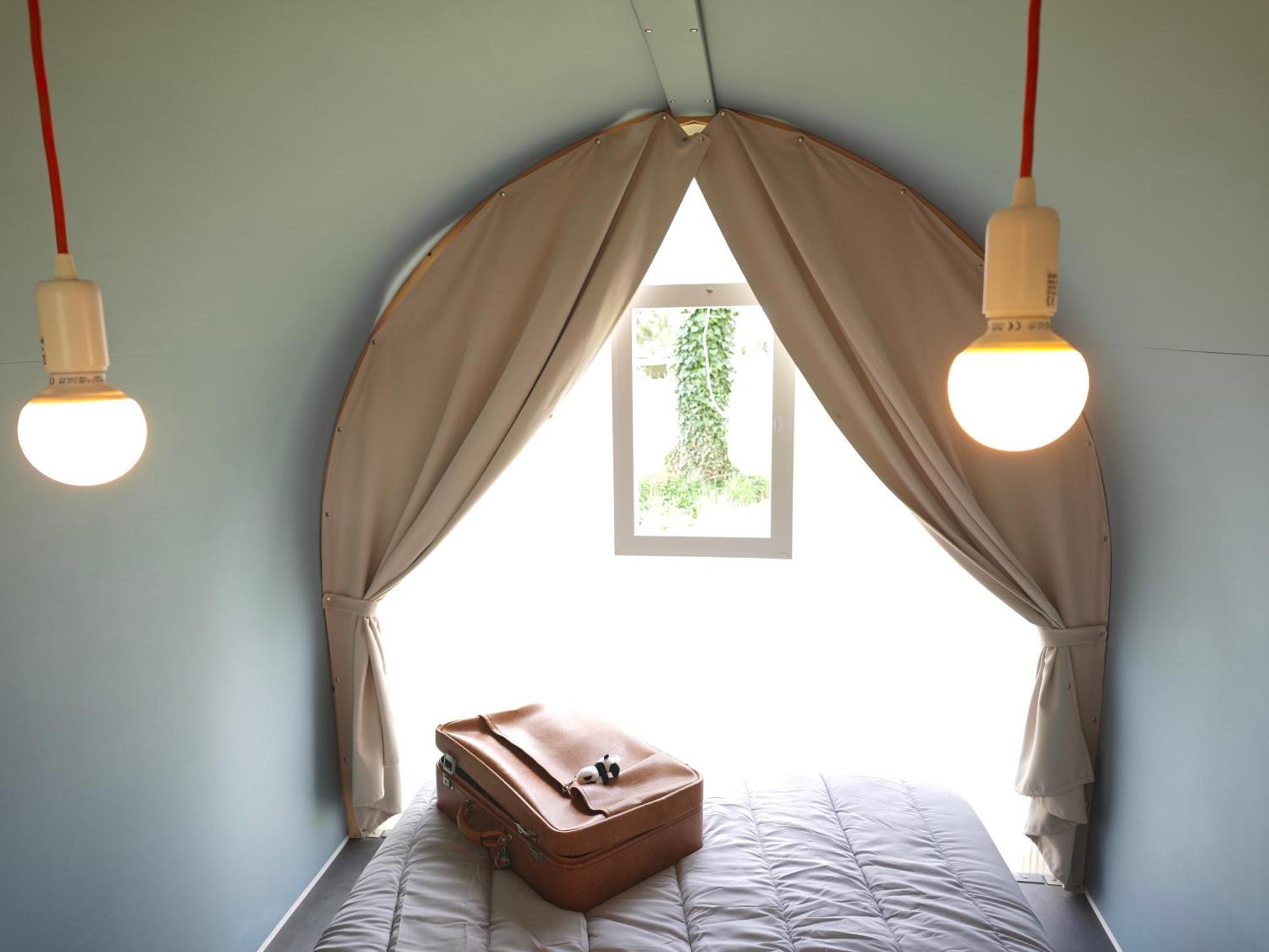 Camping Le Val Aux Fees - Broceliande Concoret Bagian luar foto