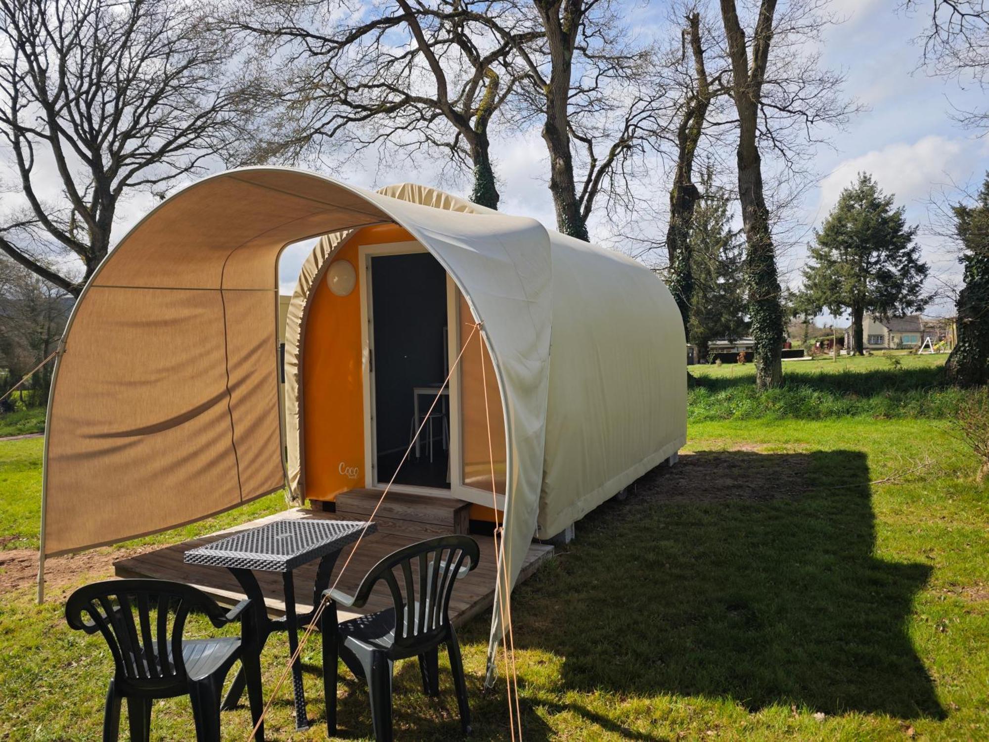 Camping Le Val Aux Fees - Broceliande Concoret Bagian luar foto