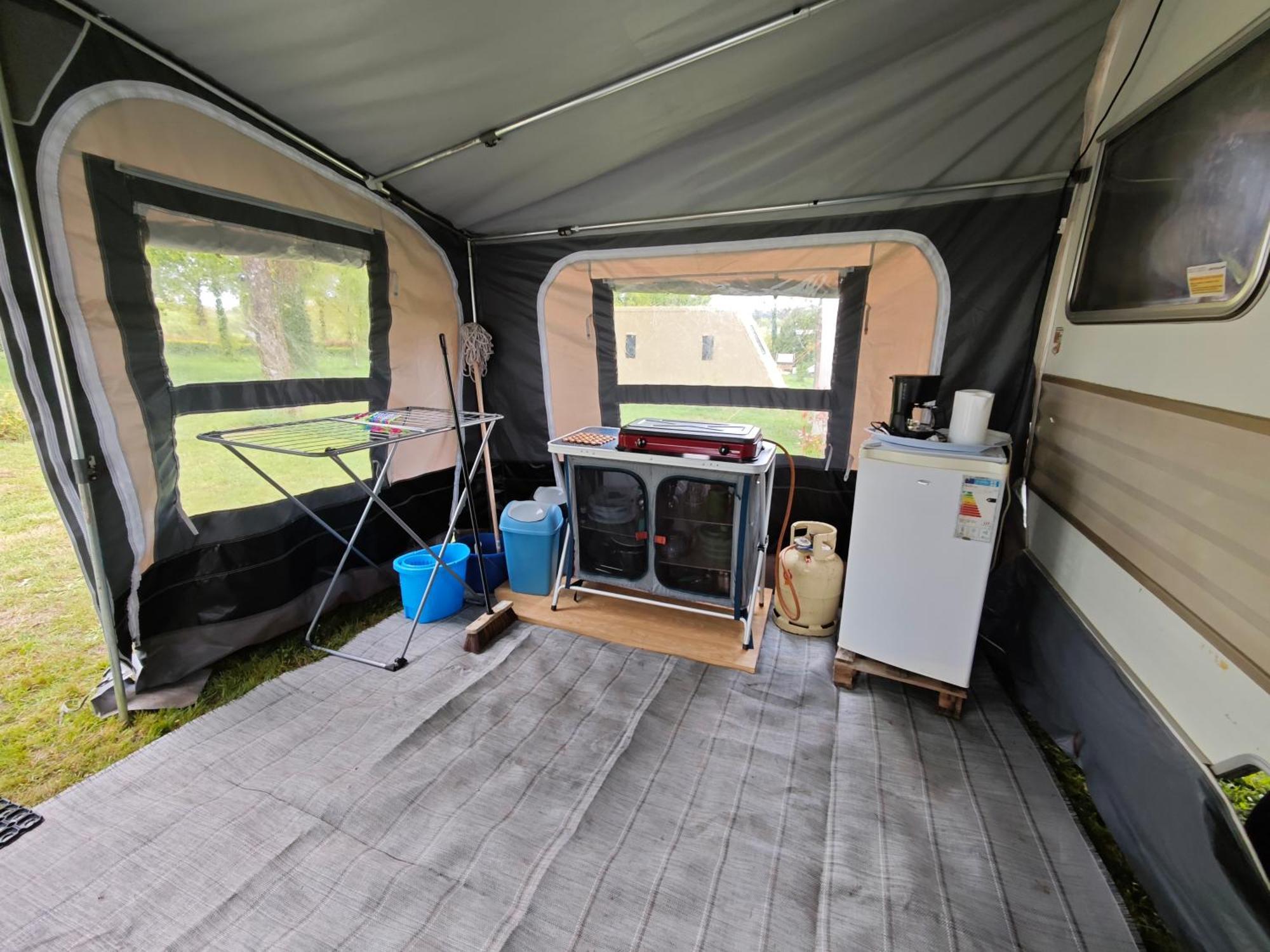 Camping Le Val Aux Fees - Broceliande Concoret Bagian luar foto