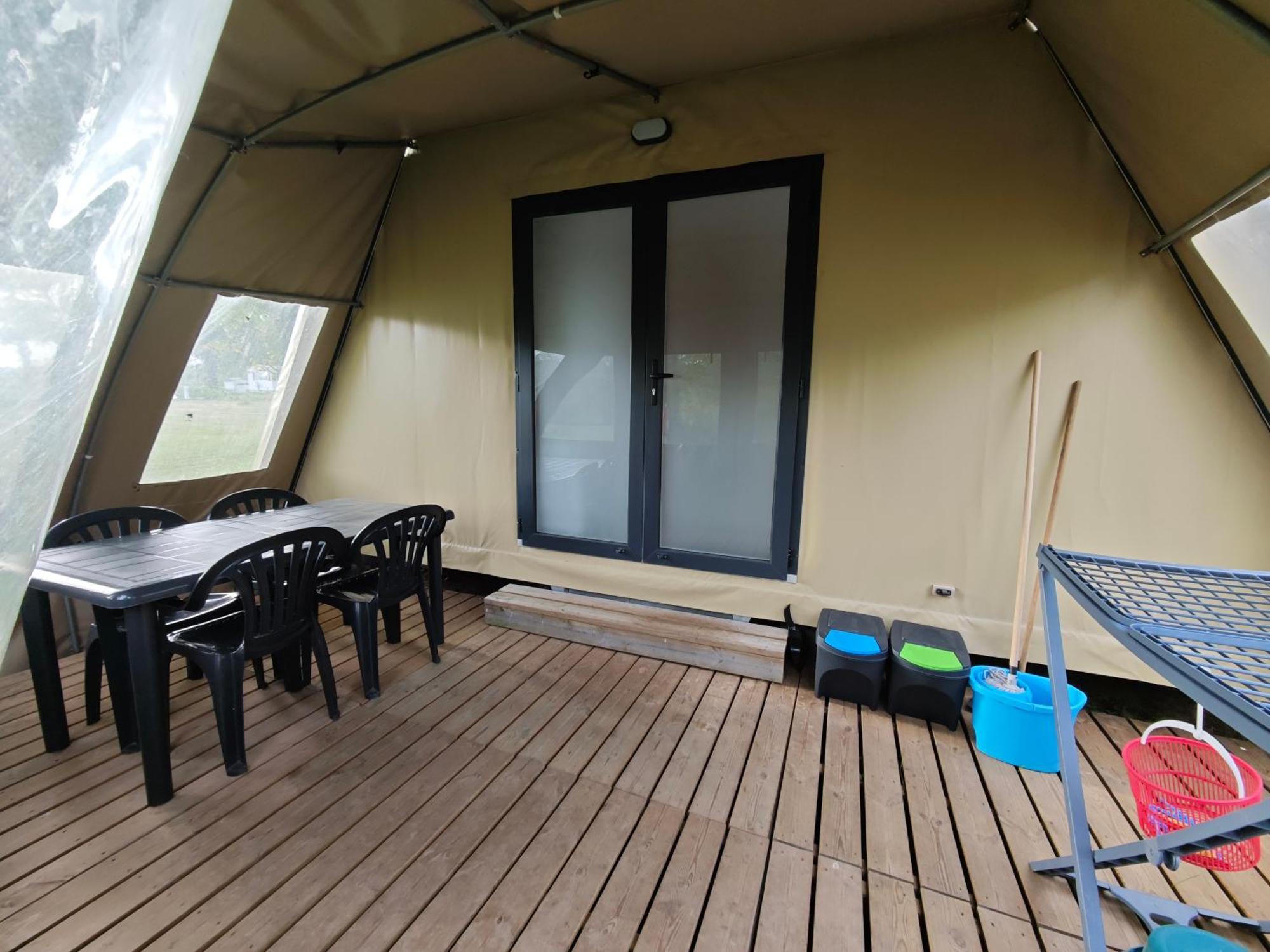 Camping Le Val Aux Fees - Broceliande Concoret Bagian luar foto