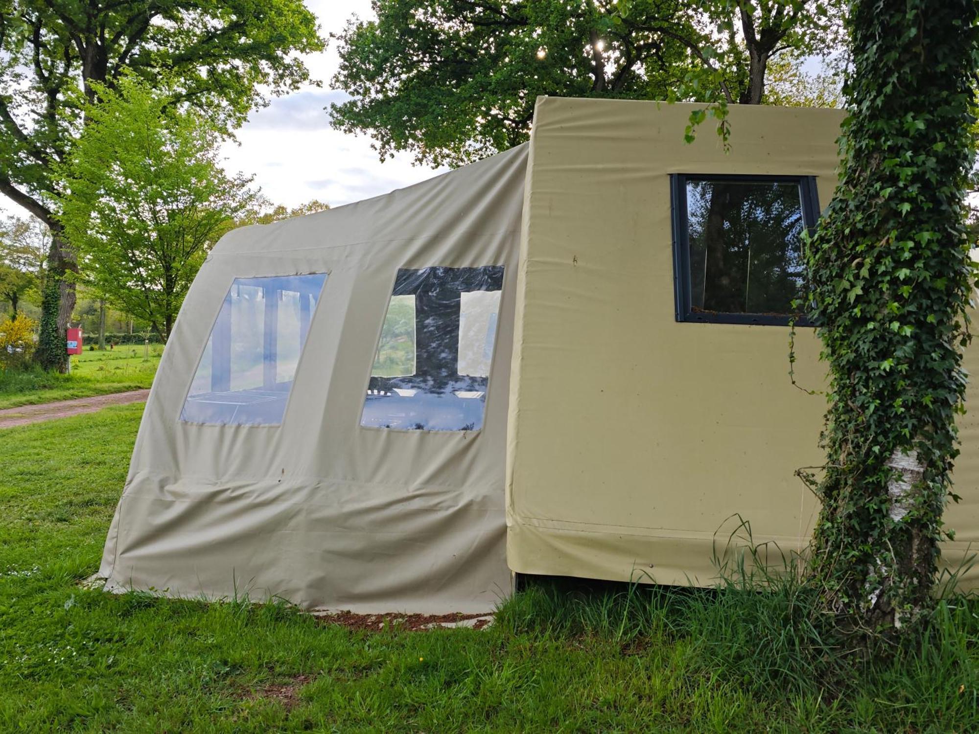 Camping Le Val Aux Fees - Broceliande Concoret Bagian luar foto