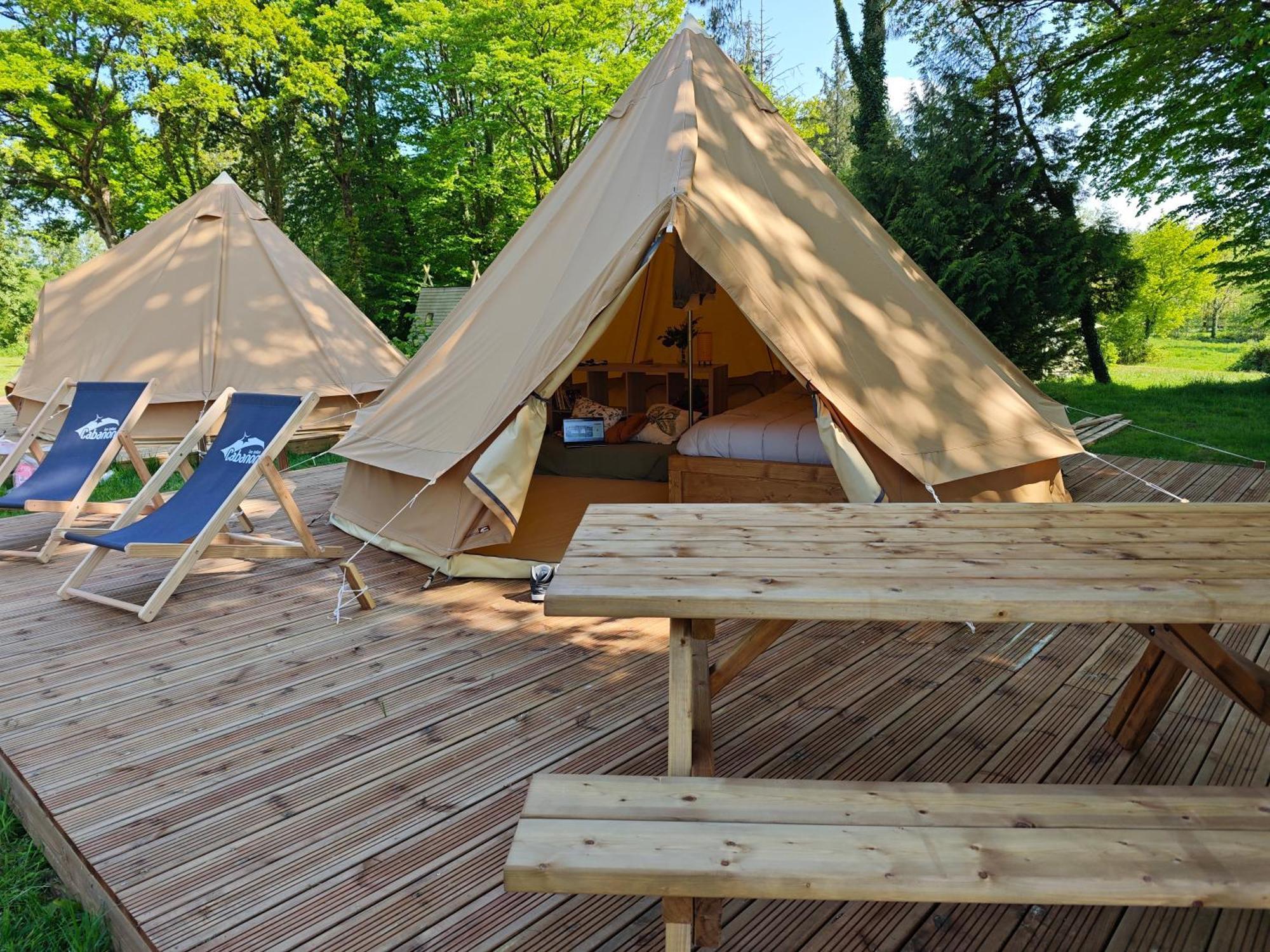 Camping Le Val Aux Fees - Broceliande Concoret Ruang foto